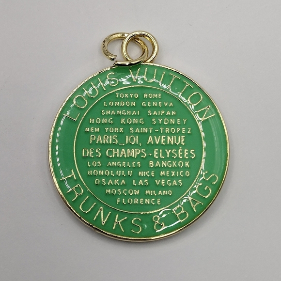Louis Vuitton Trunks & Bags Charm - Green 35 X 41mm - Picture 1 of 4